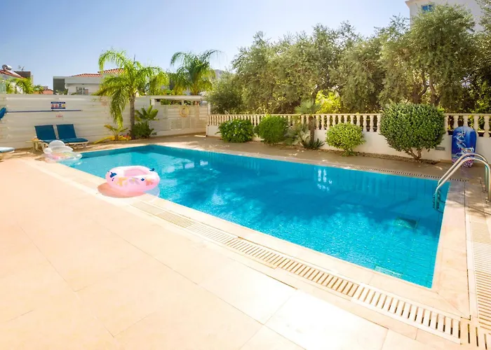 Athena Vilă Protaras