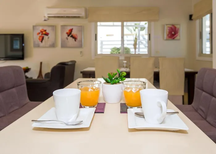 Athena Vilă Protaras