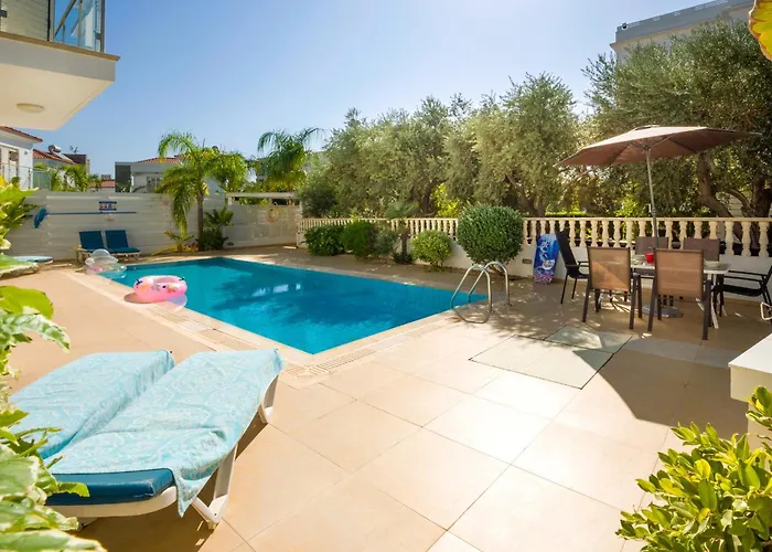 Athena Протарас