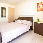Athena بروتاراس