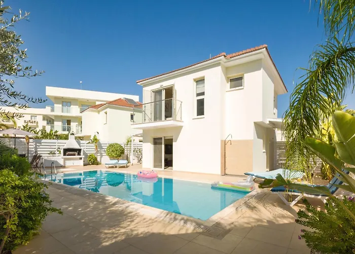 Vila Athena Protaras