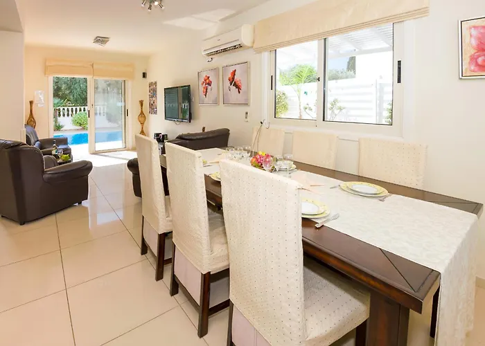 Athena Vila Protaras